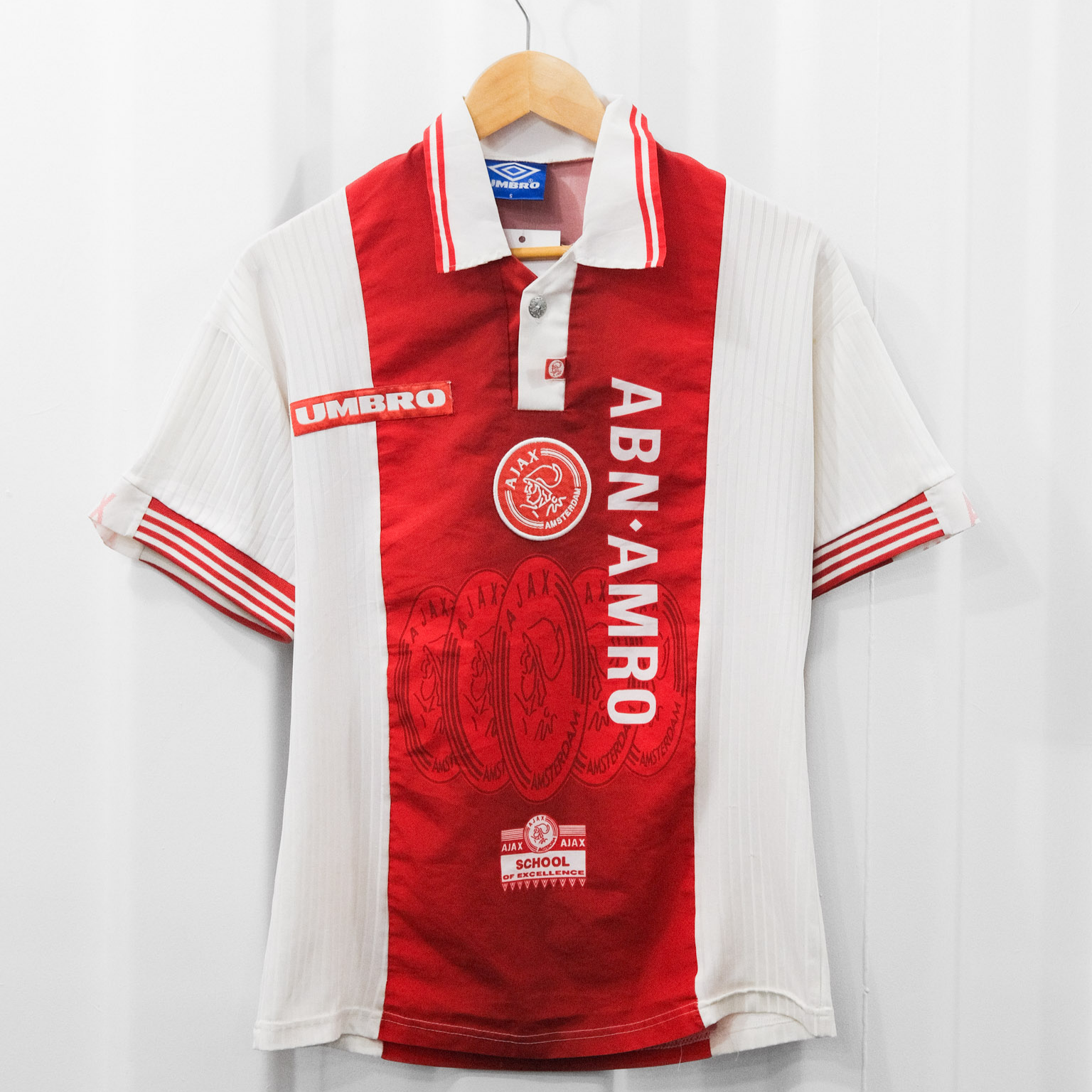 Camiseta local del AJAX 1997/98