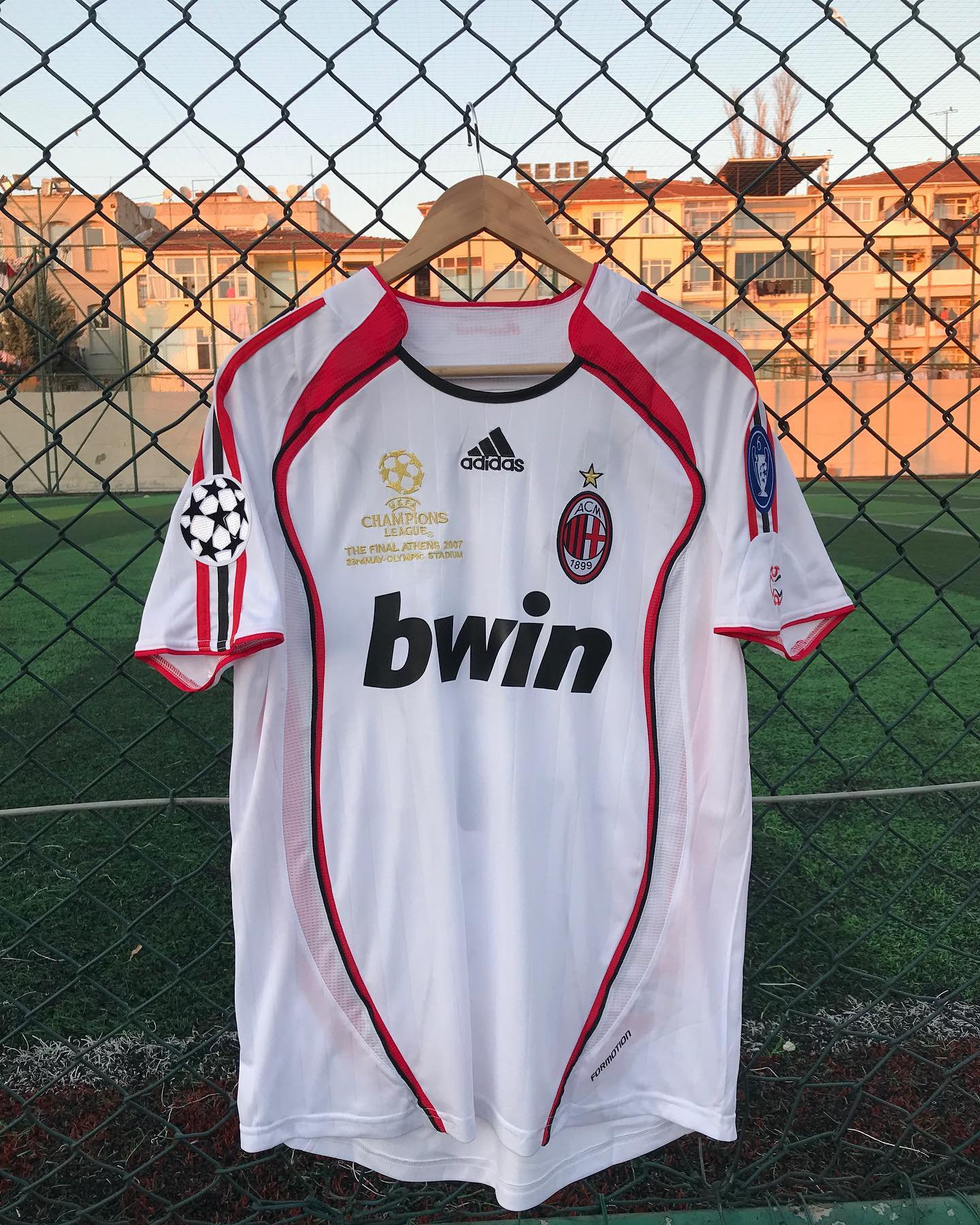 AC Milan uit retro-tenue 2006-2007