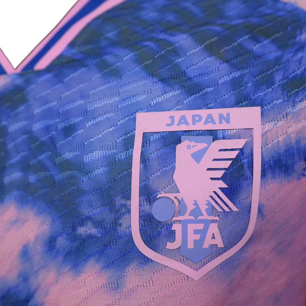 CAMISETA EDICIÓN ESPECIAL 'SAKURA SURGE' DE JAPÓN 2025