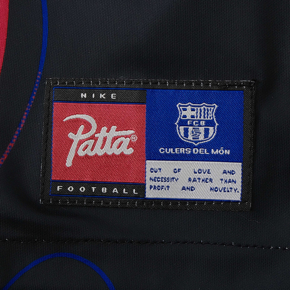 BARCELONA X PATTA 'CULERS DEL MON' TRAININGSSHIRT 2023/24