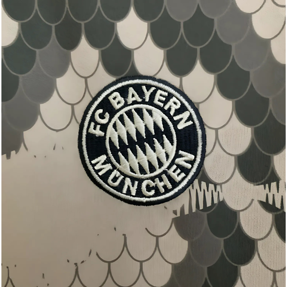 BAYERN MÜNCHEN 'THE SERPENT' SPECIALE EDITIE SHIRT 25/26
