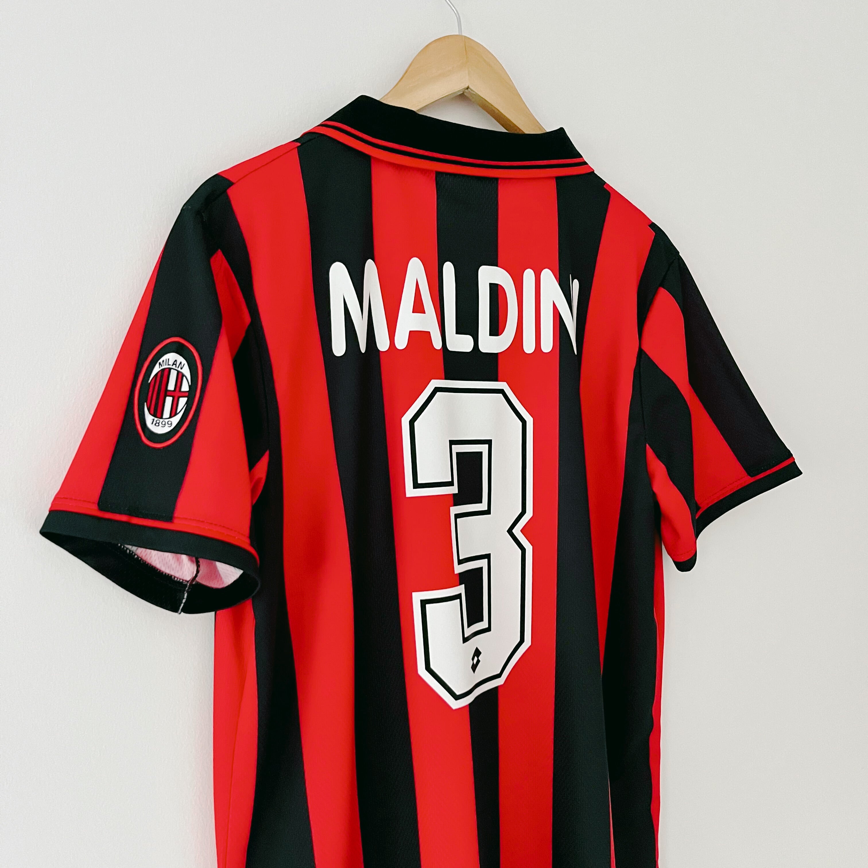 Camiseta retro del AC Milan 1996-97 Local