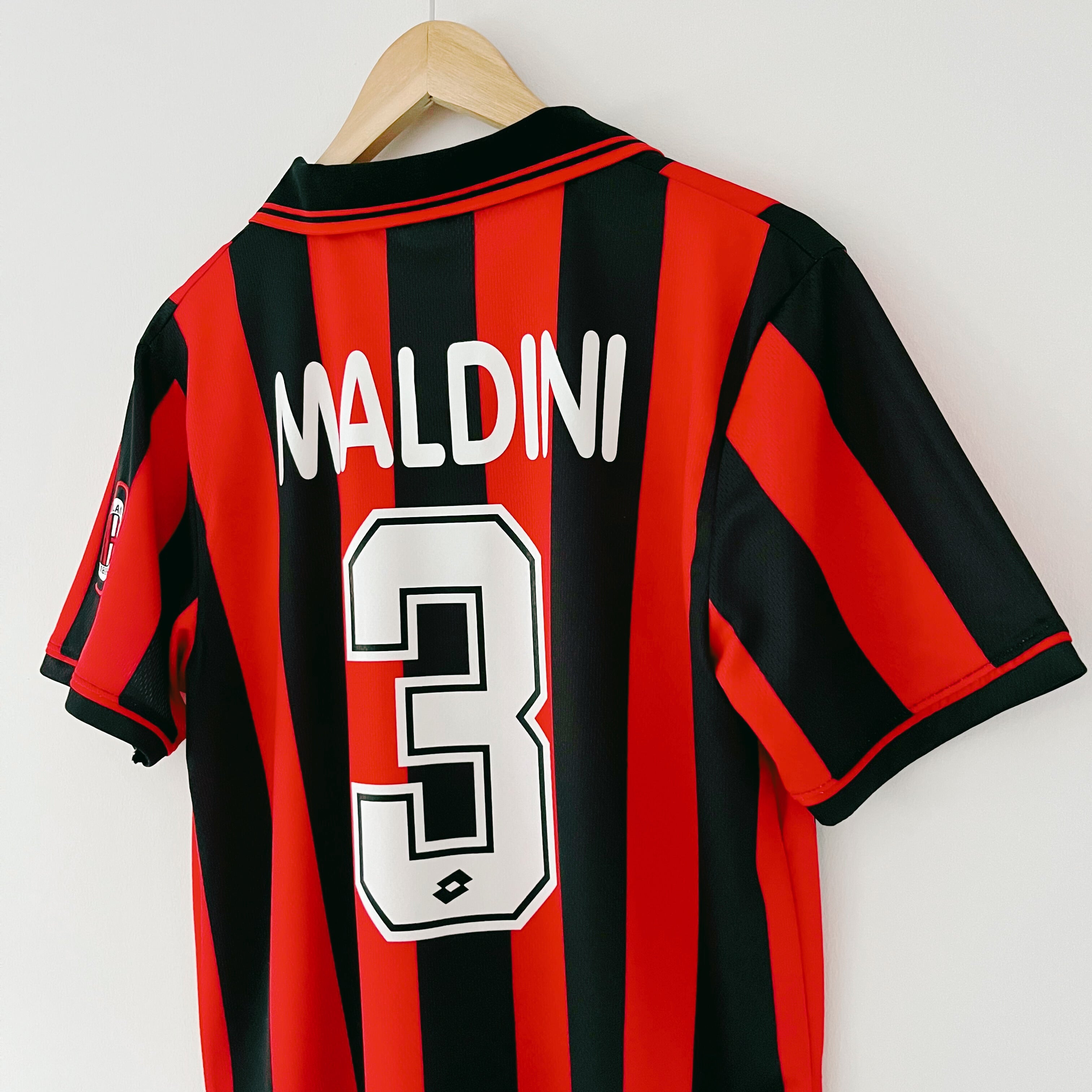 Camiseta retro del AC Milan 1996-97 Local