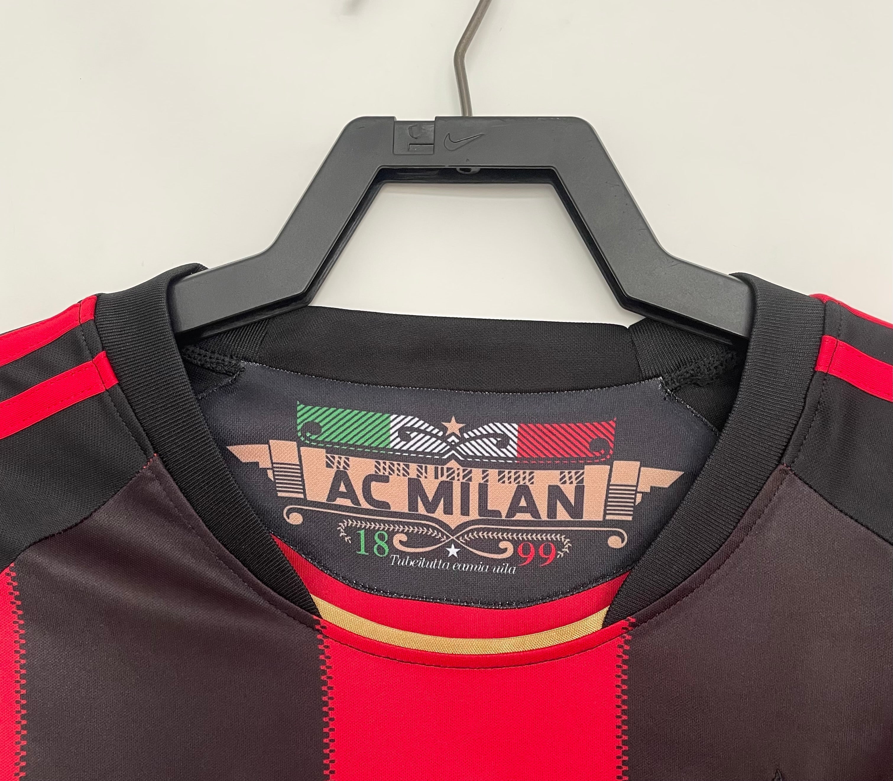 Camiseta de visitante del AC Milan 2010-11