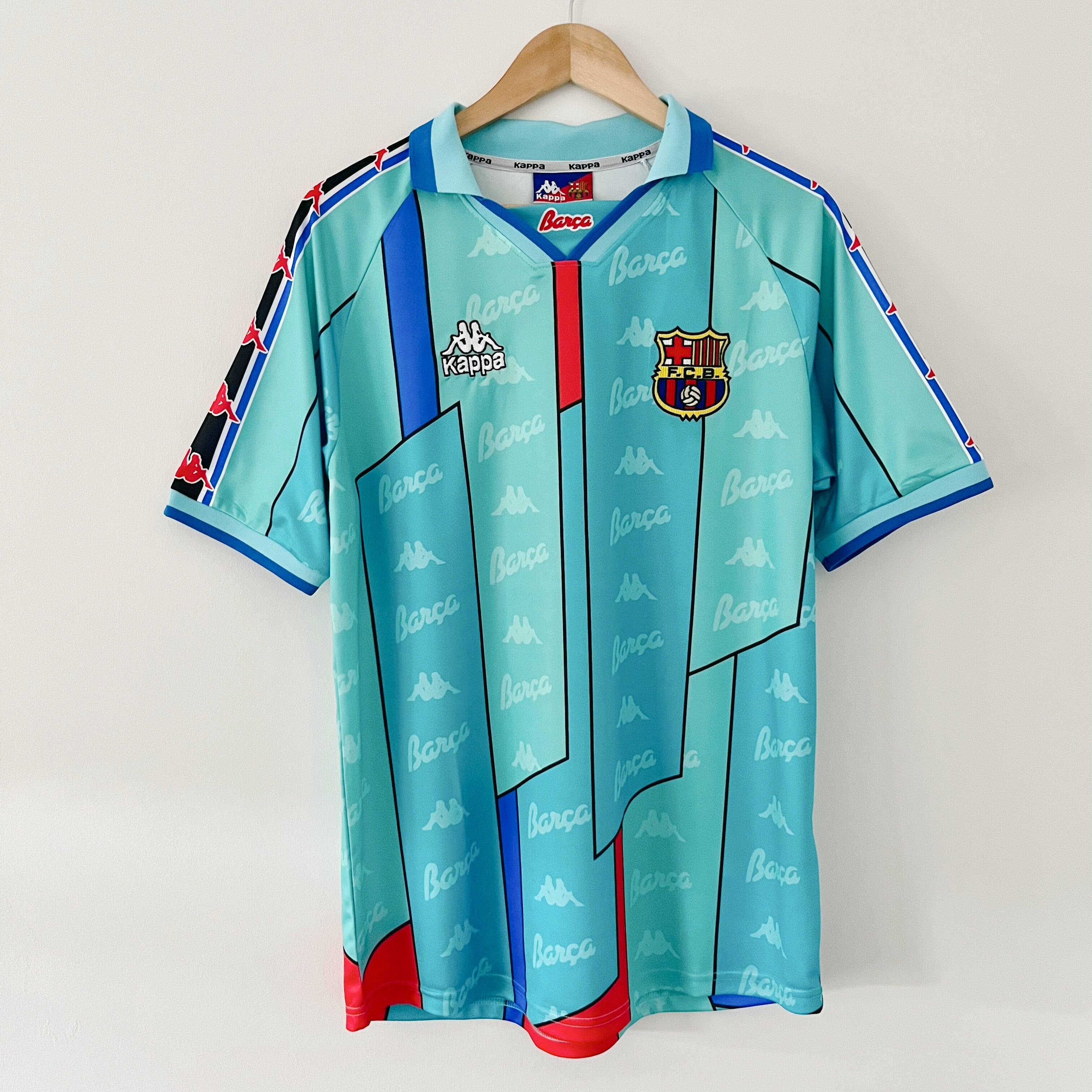 Camiseta retro del Barcelona 1996-97 de visitante