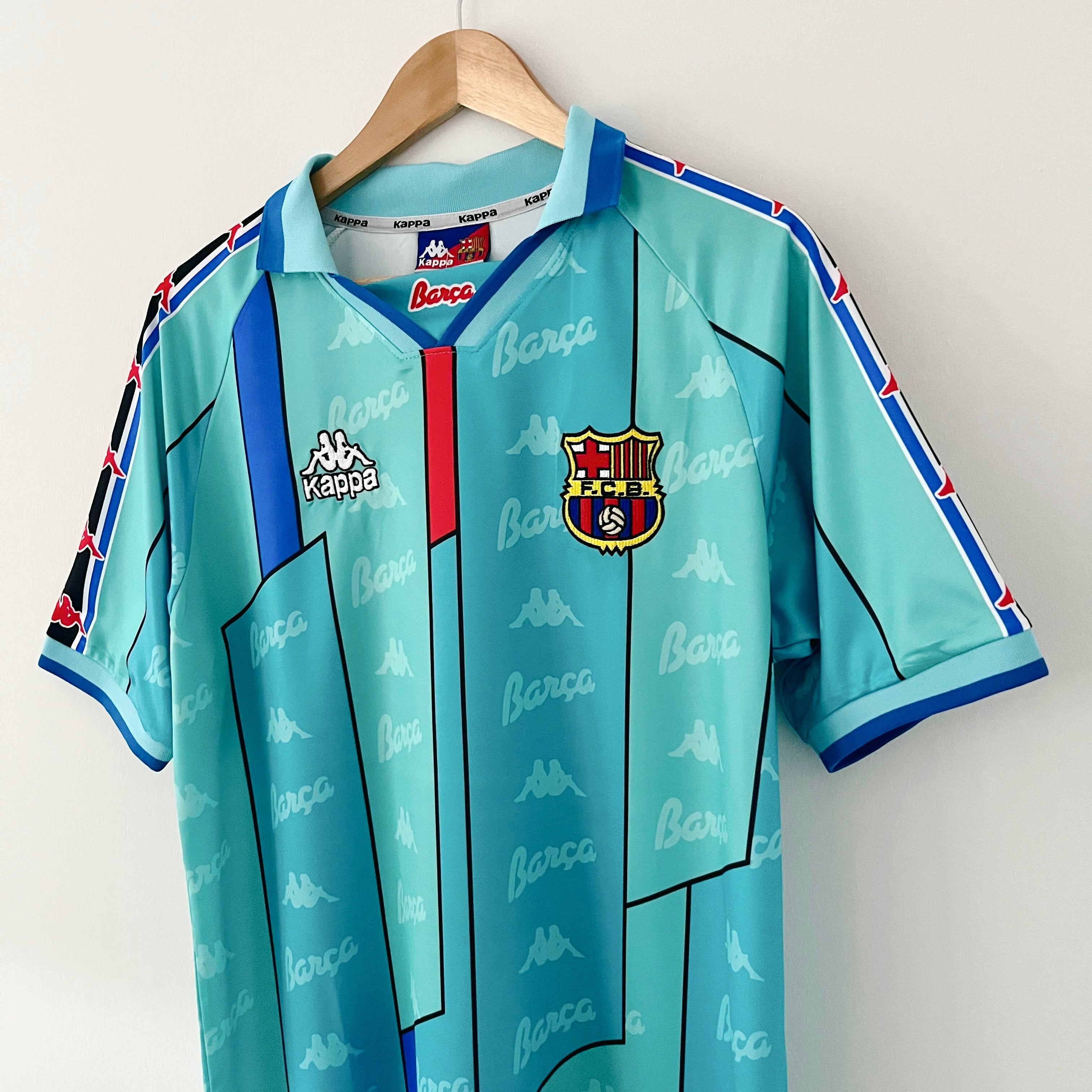 Camiseta retro del Barcelona 1996-97 de visitante