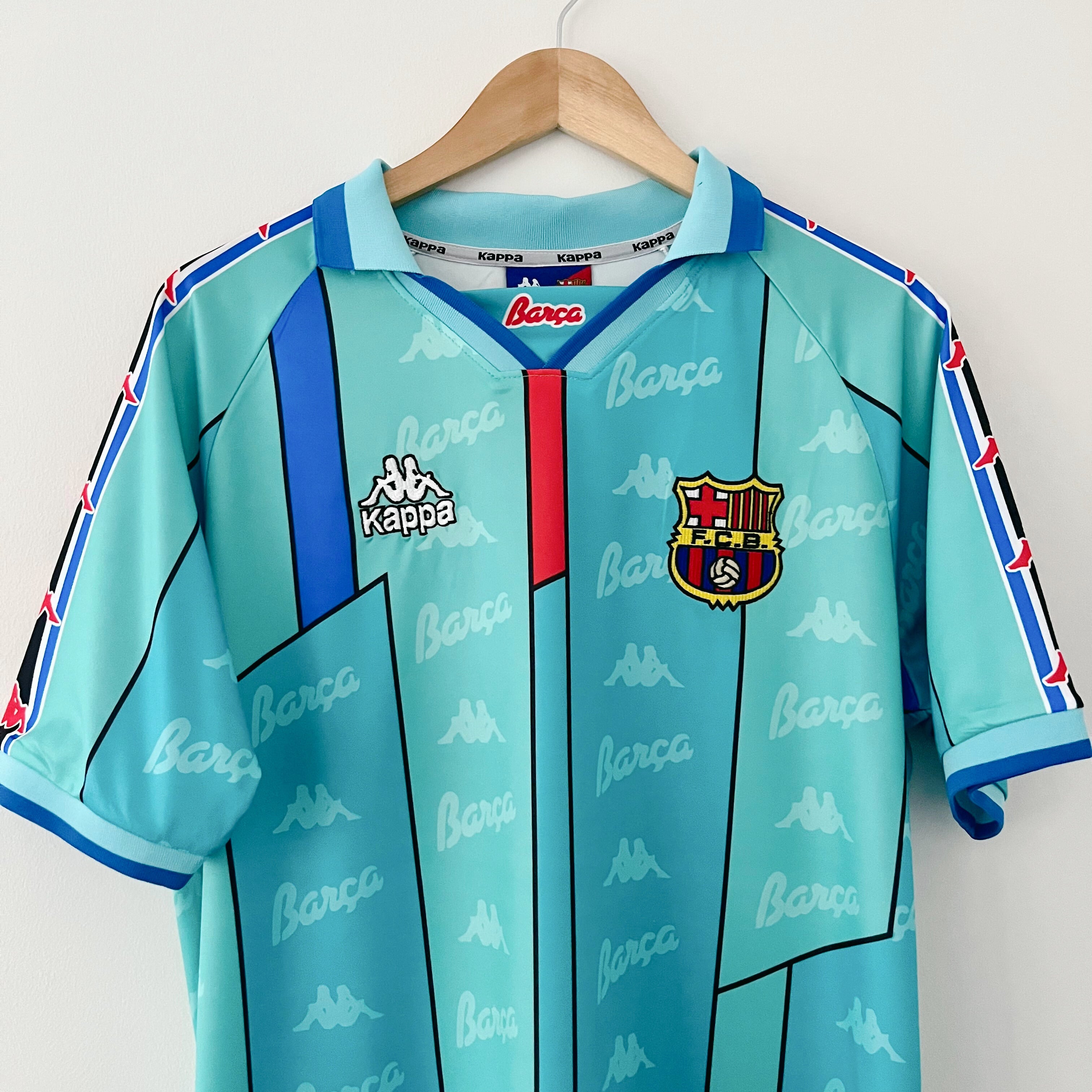 Camiseta retro del Barcelona 1996-97 de visitante