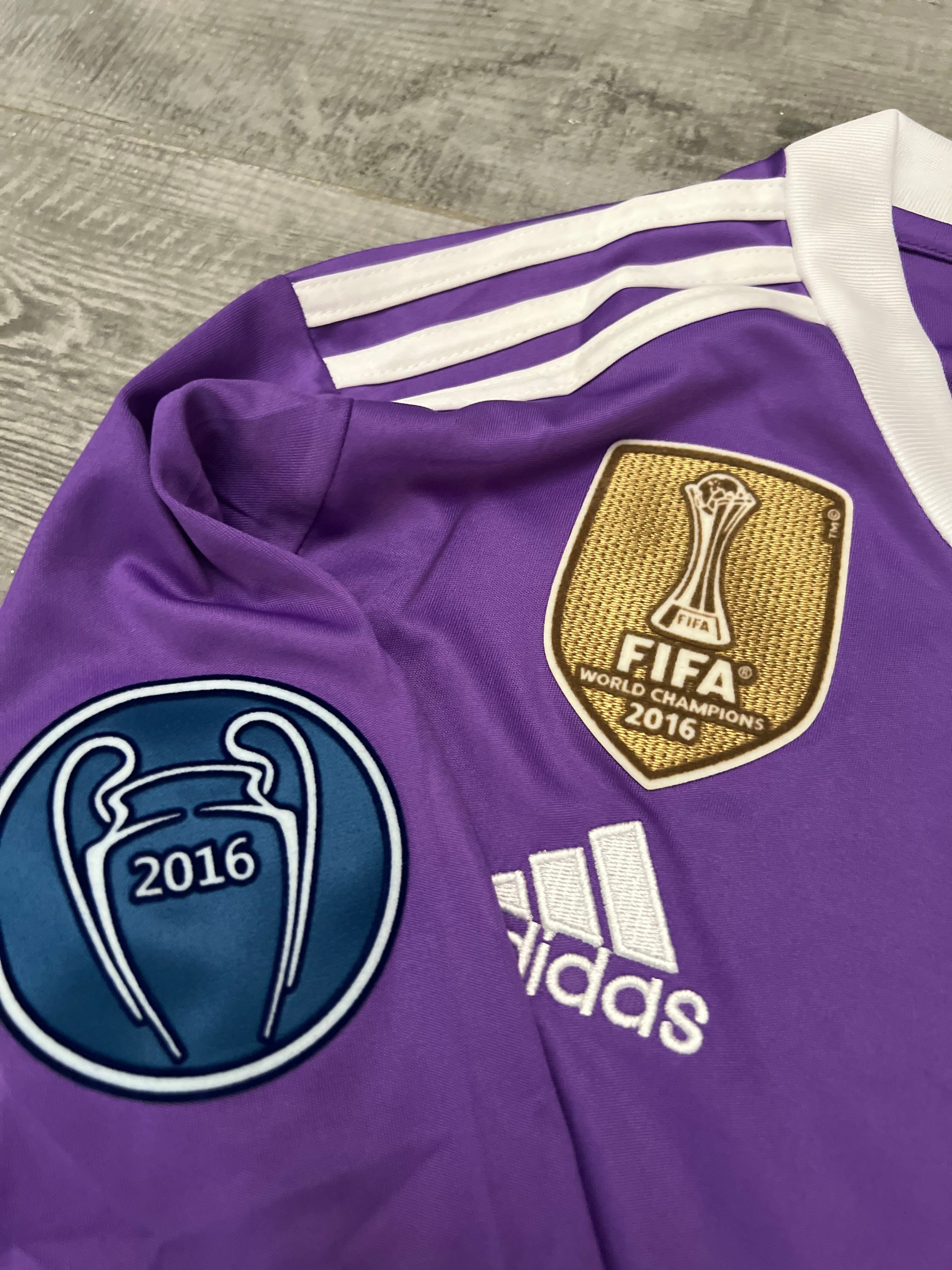 2016-17 - Camiseta retro de manga larga de visitante del Real Madrid