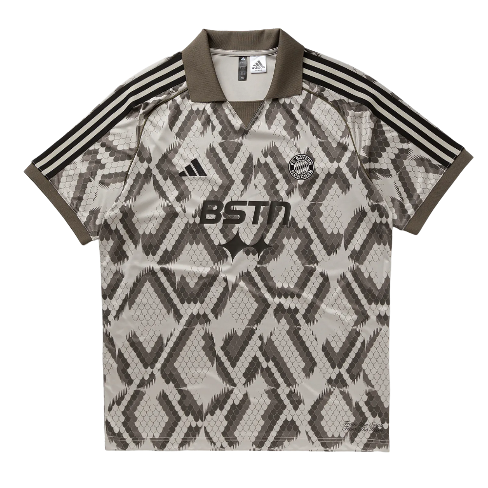 BAYERN MÜNCHEN 'THE SERPENT' SPECIALE EDITIE SHIRT 25/26