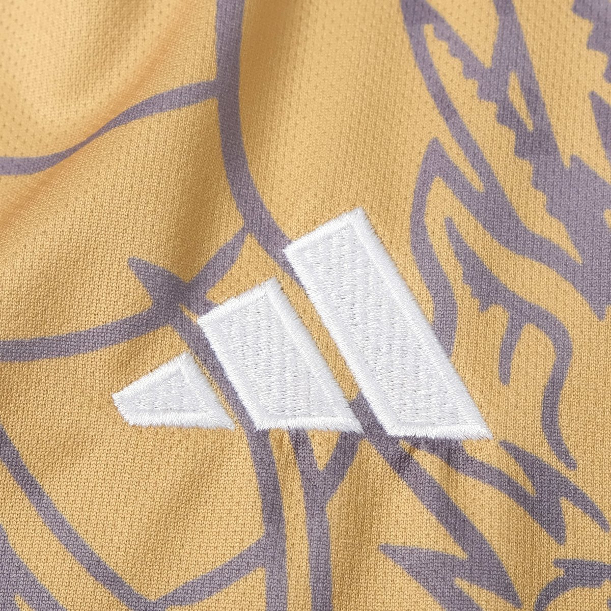 REAL MADRID 'DRAGON' SPECIALE EDITIE (GOUDEN) SHIRT 2023/24