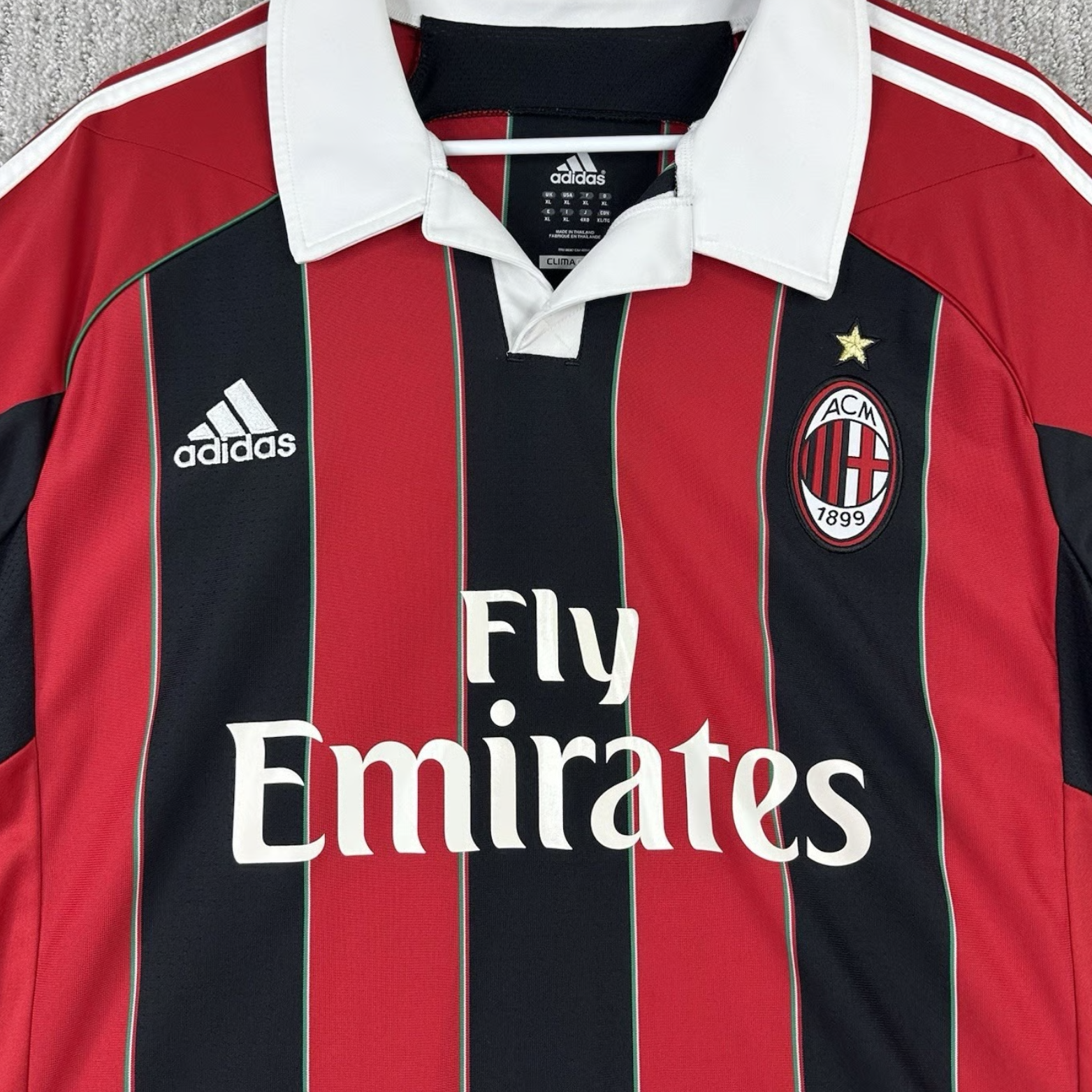 Camiseta local del AC Milan 2012/13 