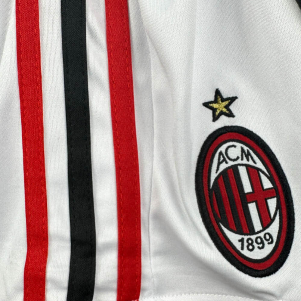 (KIDS) RETRO AC MILAN UITSHIRT &amp; SHORTS 2006/07