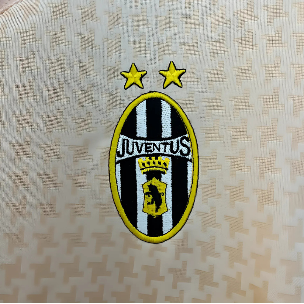 RETRO JUVENTUS DERDE UITSHIRT 2003/04