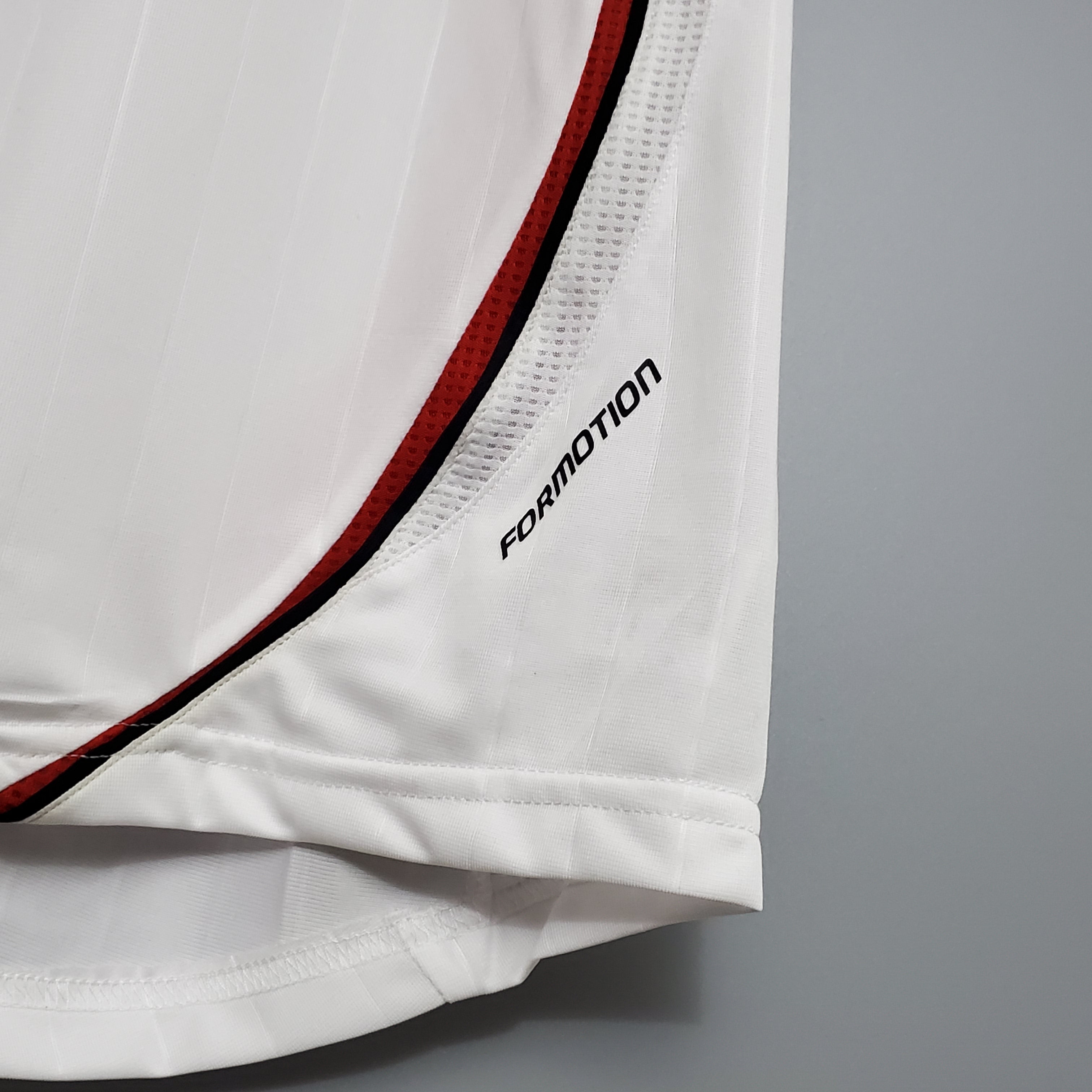 Camiseta retro de visitante del AC Milan 2006-2007