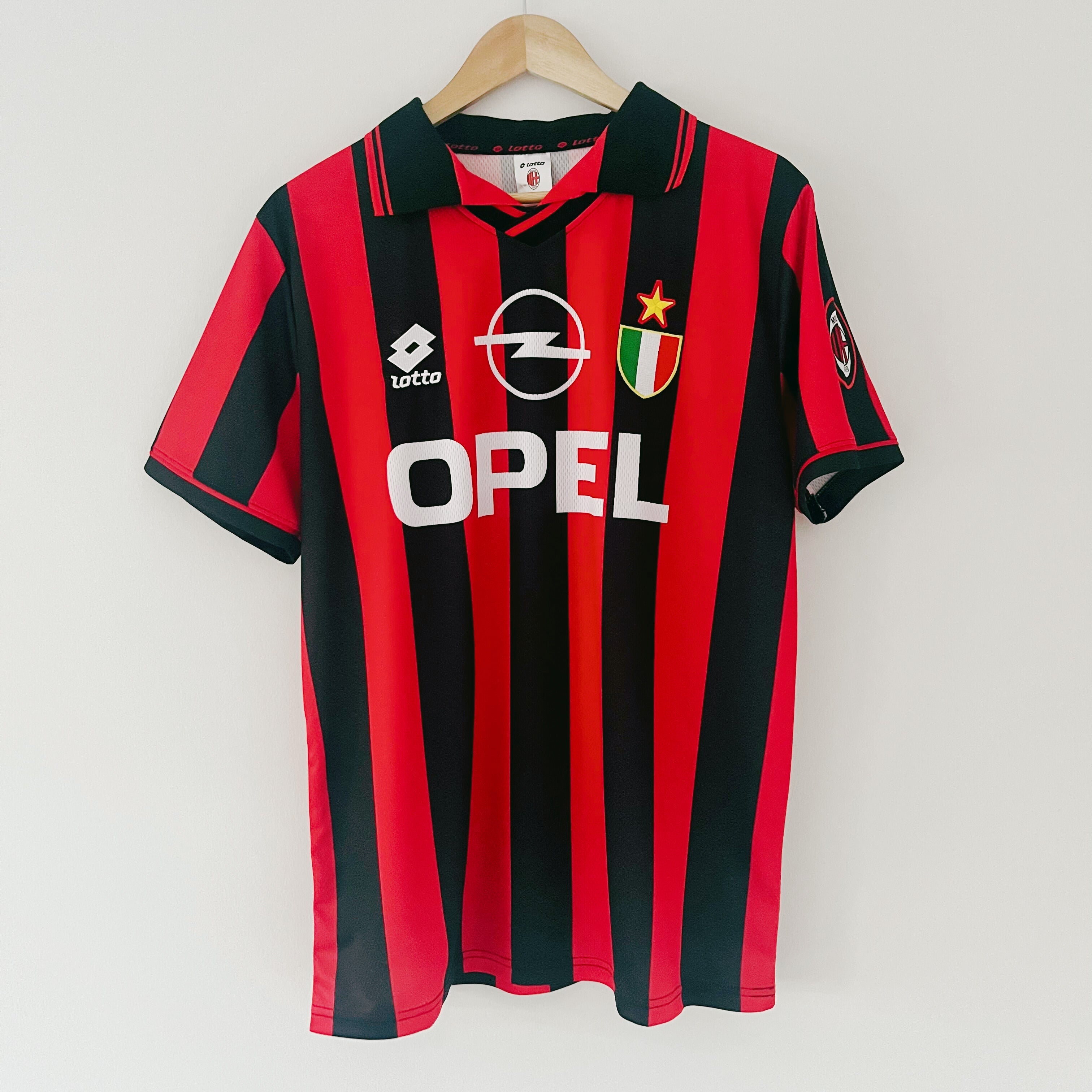 Camiseta retro del AC Milan 1996-97 Local