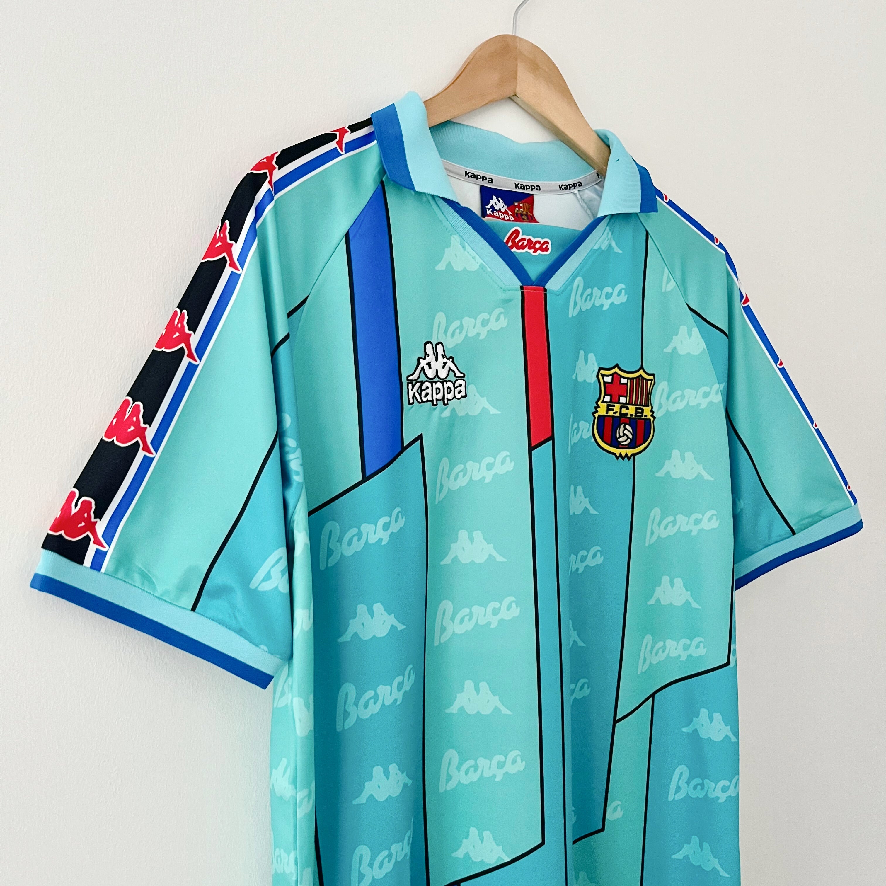Camiseta retro del Barcelona 1996-97 de visitante