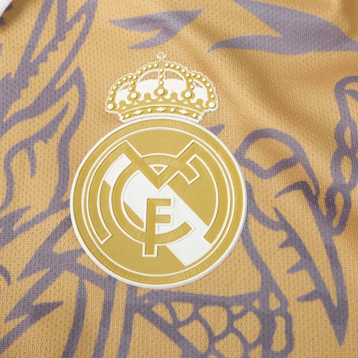 REAL MADRID 'DRAGON' SPECIALE EDITIE (GOUDEN) SHIRT 2023/24 